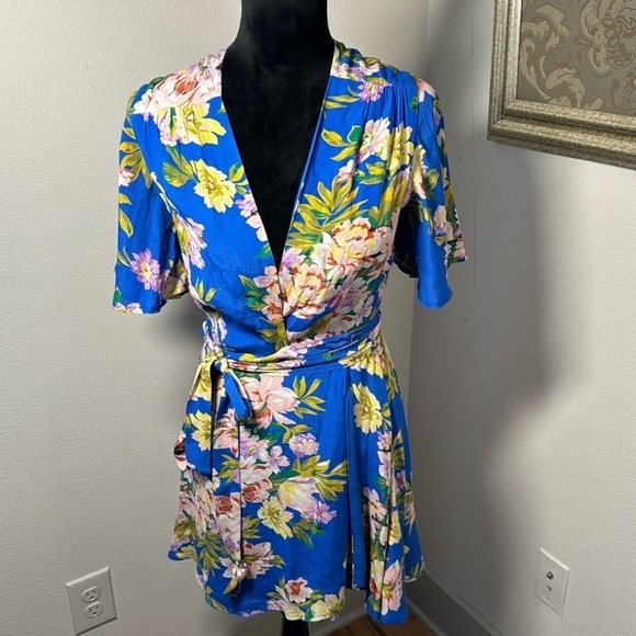 Privacy Please floral print wrap around dress V cleavage flutter sleeves Sz S - Picture 2 of 7